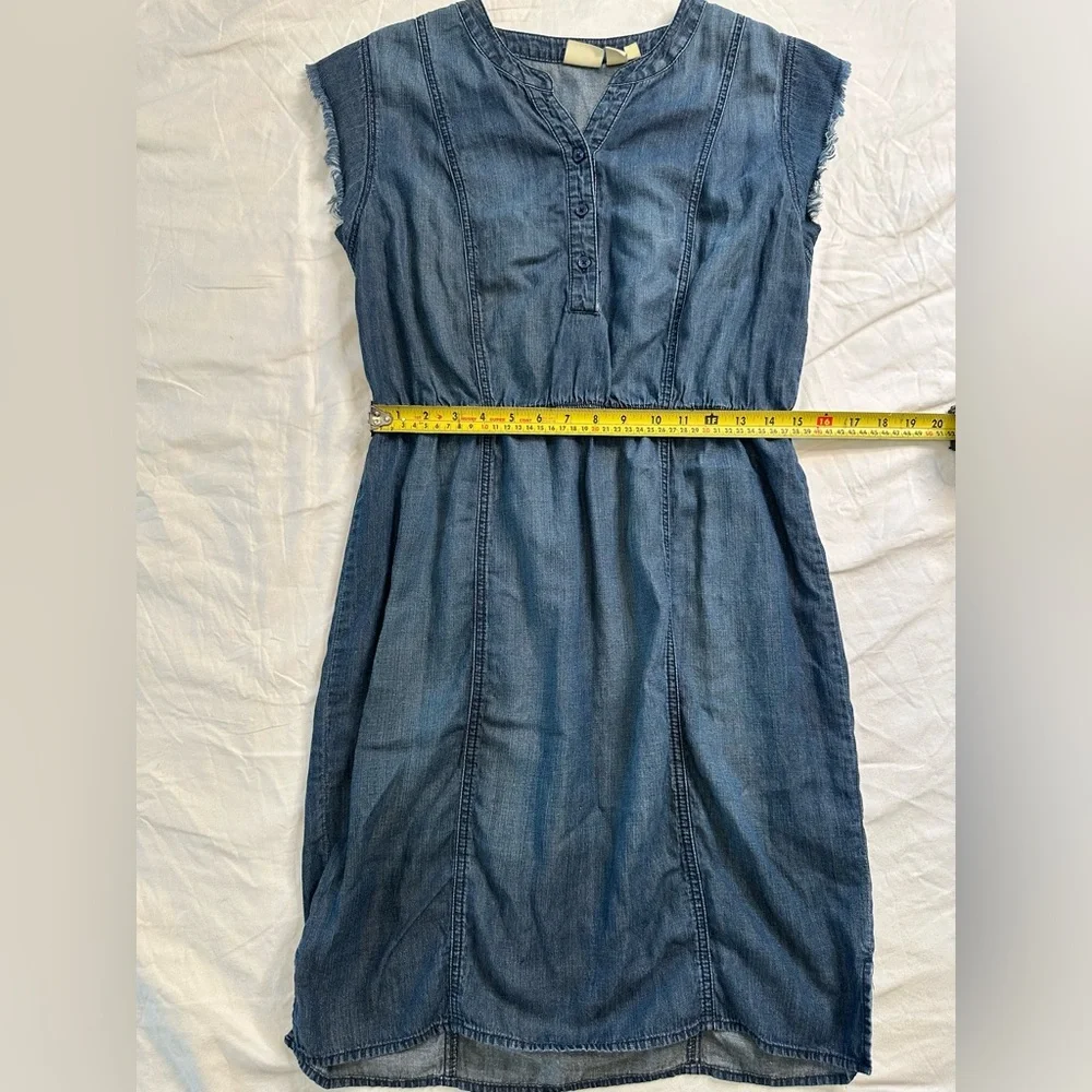 Chico’s Denim Chambray Dress Women’s Size 1 (Medium) Cap Sleeve Elastic Waist - Picture 10 of 11